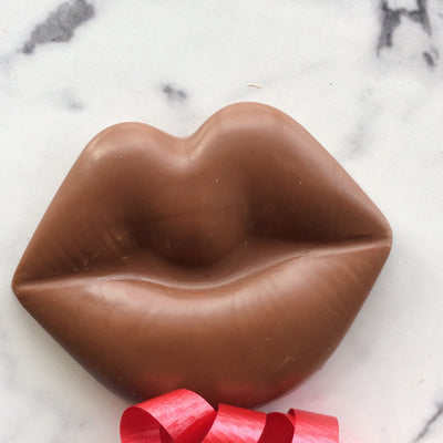 chocolate lips lollipop